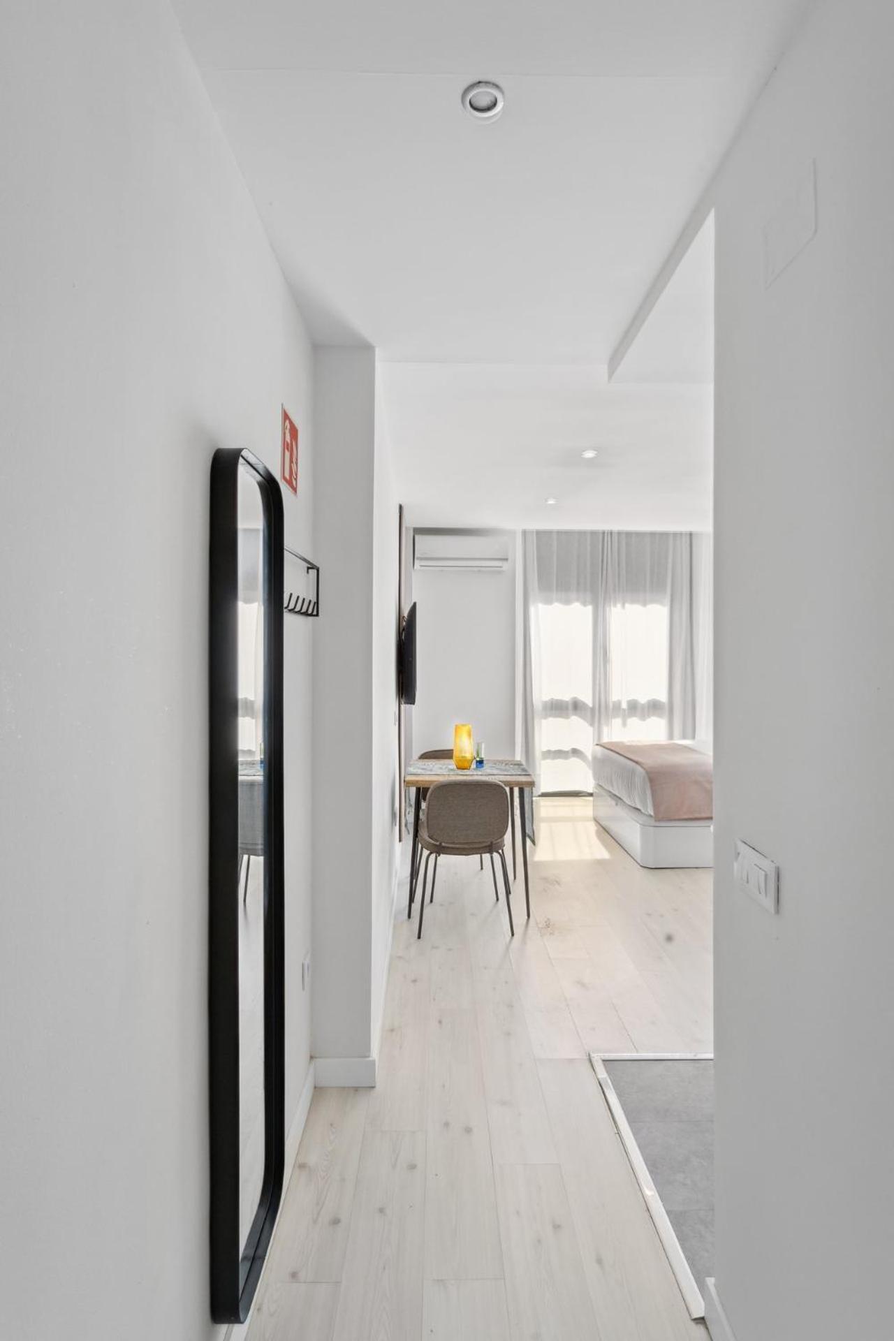Limehome Madrid Calle De La Paloma الغرفة الصورة